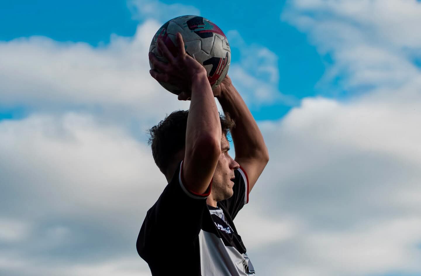 Throw-in against the sky